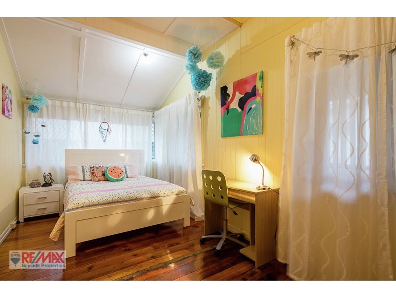 11 Rolle Street, Holland Park West QLD 4121