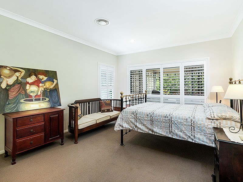 221 Cribb Road, Carindale QLD 4152