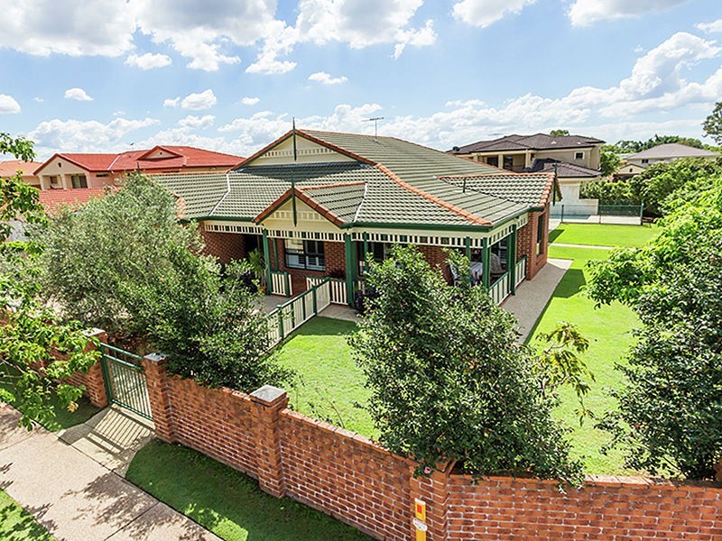 221 Cribb Road, Carindale QLD 4152