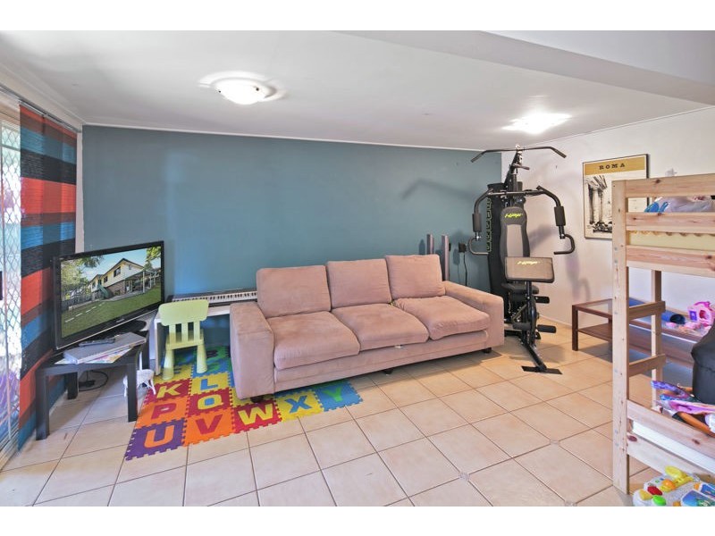 4 St Andrews Avenue, Birkdale QLD 4159