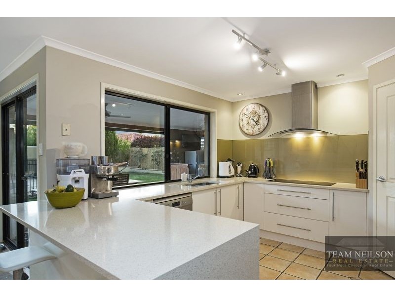 11 Lookout Court, Victoria Point QLD 4165