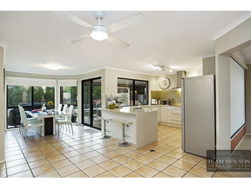 11 Lookout Court, Victoria Point QLD 4165