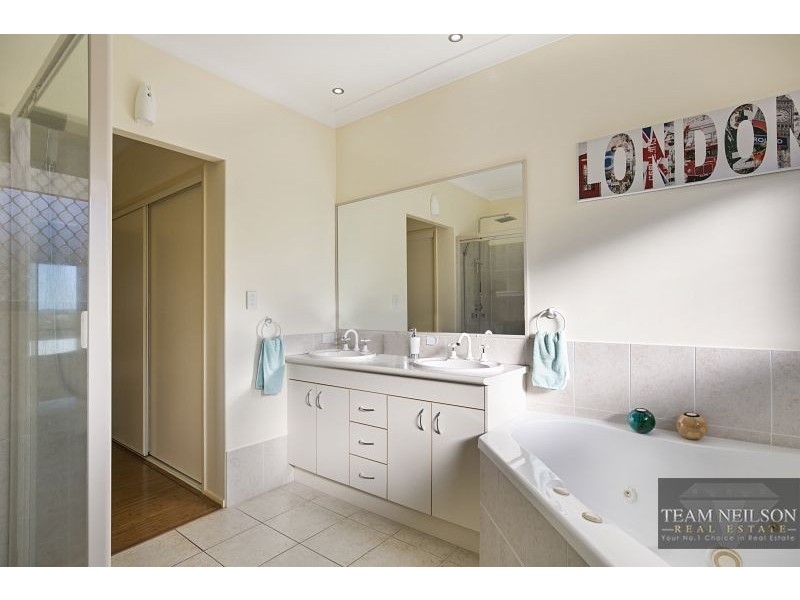 17 Hayman Street, Redland Bay QLD 4165