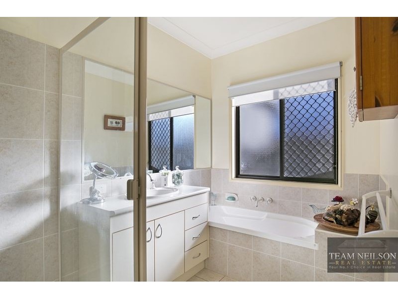 17 Hayman Street, Redland Bay QLD 4165