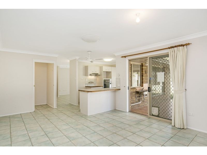 27 Fairway Drive, Redland Bay QLD 4165