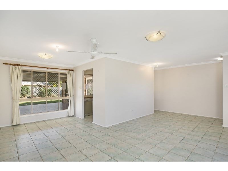 27 Fairway Drive, Redland Bay QLD 4165