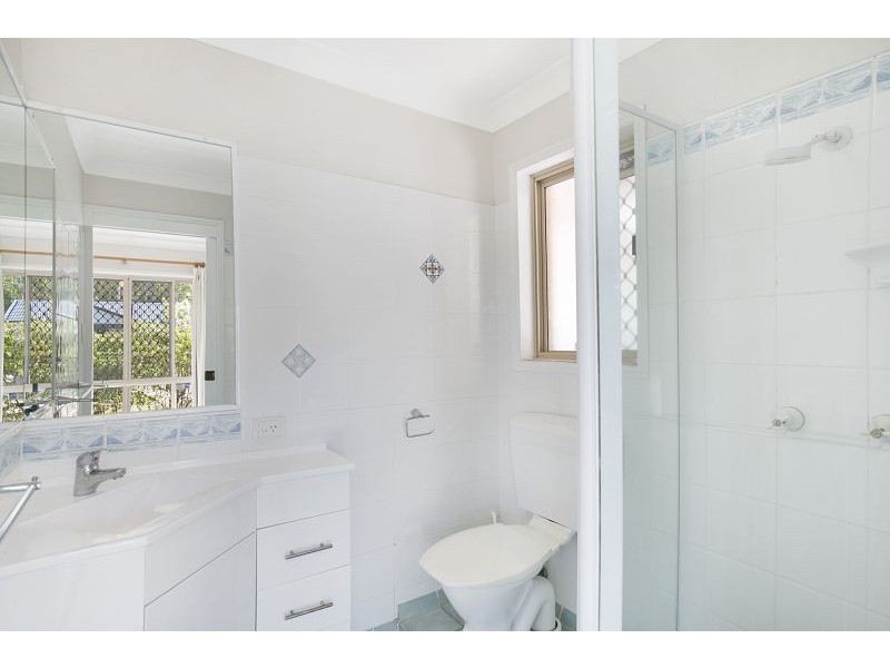 27 Fairway Drive, Redland Bay QLD 4165