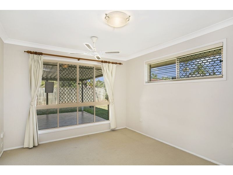 27 Fairway Drive, Redland Bay QLD 4165