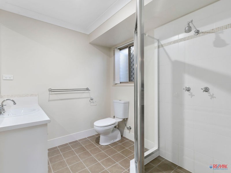 10 Scampi Place, Redland Bay QLD 4165