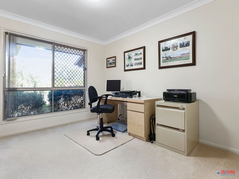 10 Scampi Place, Redland Bay QLD 4165
