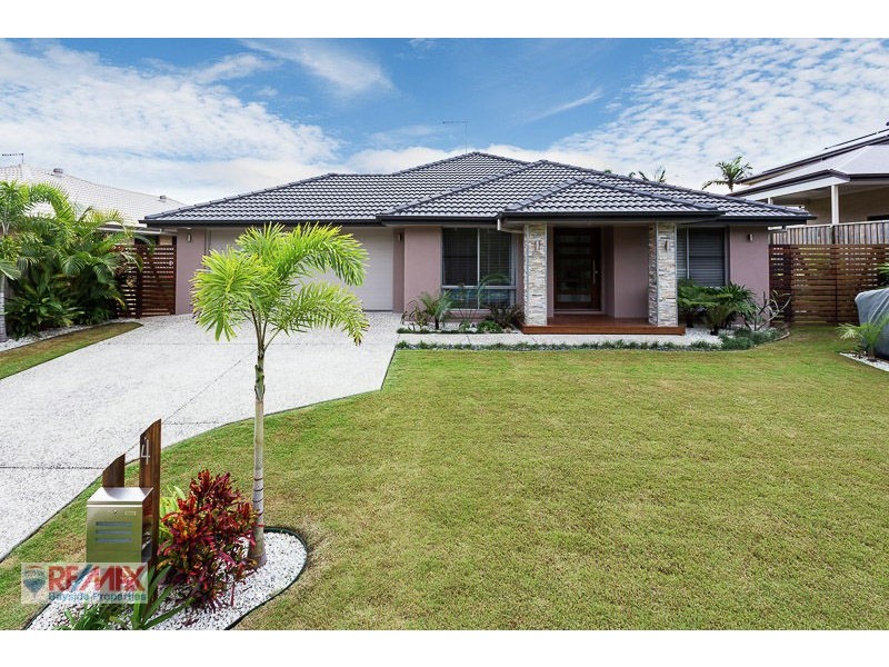 4 Park Edge Place, Redland Bay QLD 4165