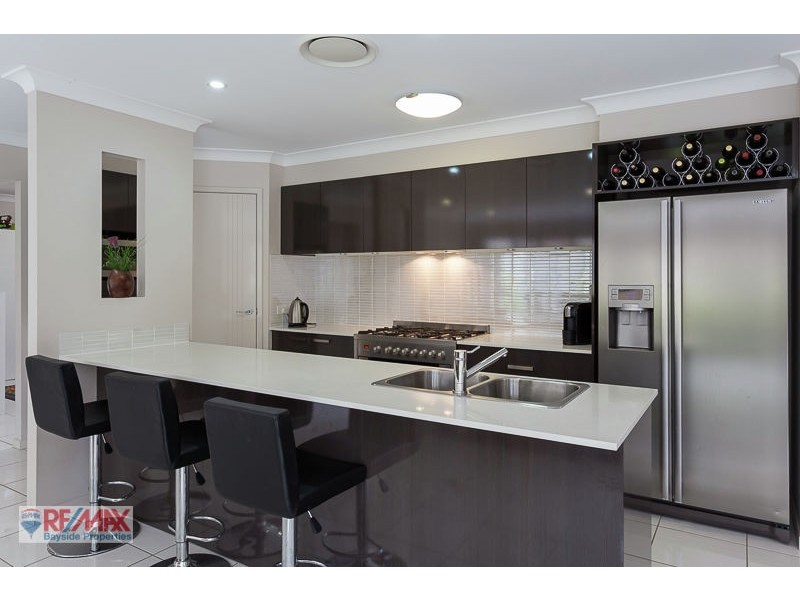 4 Park Edge Place, Redland Bay QLD 4165