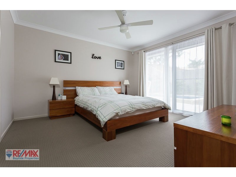 4 Park Edge Place, Redland Bay QLD 4165