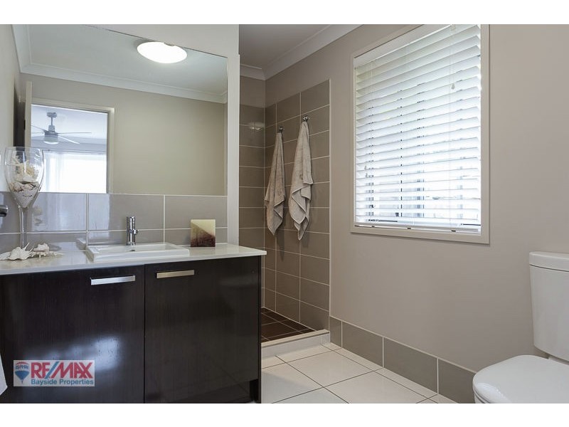 4 Park Edge Place, Redland Bay QLD 4165