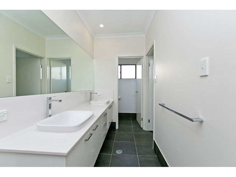 2A BRIMBLECOMBE STREET, Victoria Point QLD 4165