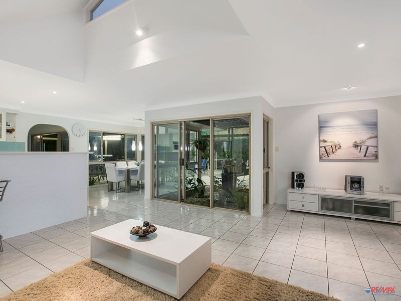 16 Tipuana Drive, Capalaba QLD 4157