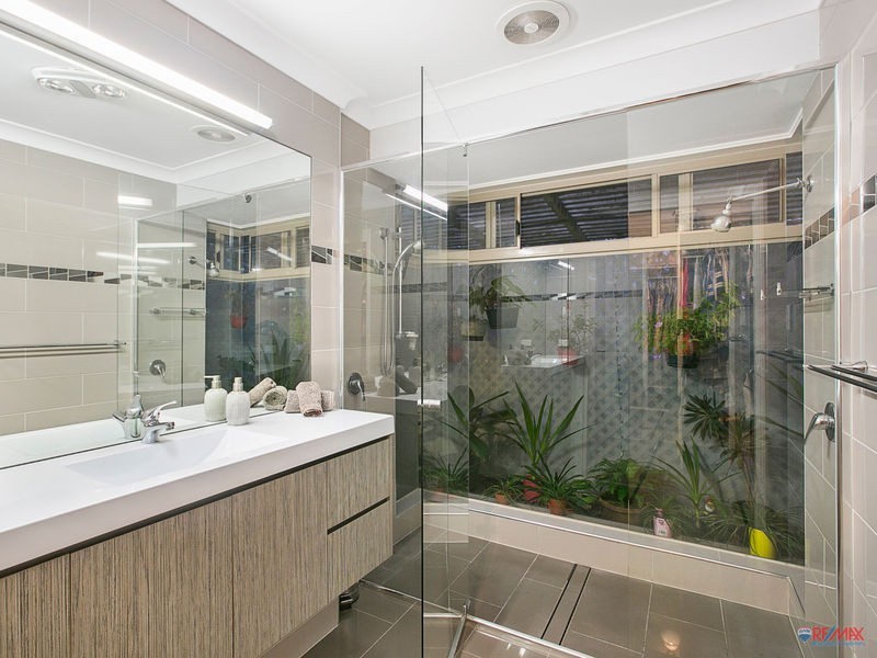 16 Tipuana Drive, Capalaba QLD 4157