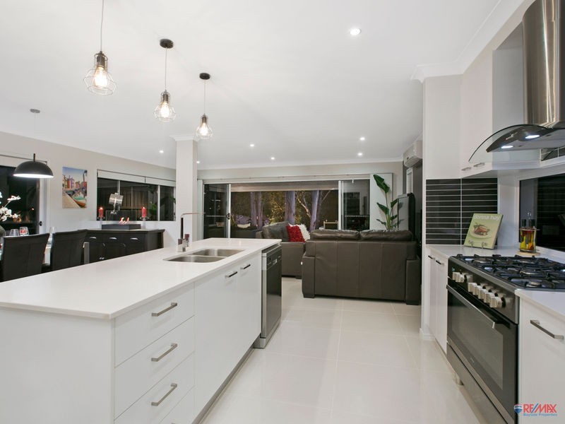 32 Pentecost Place, Redland Bay QLD 4165