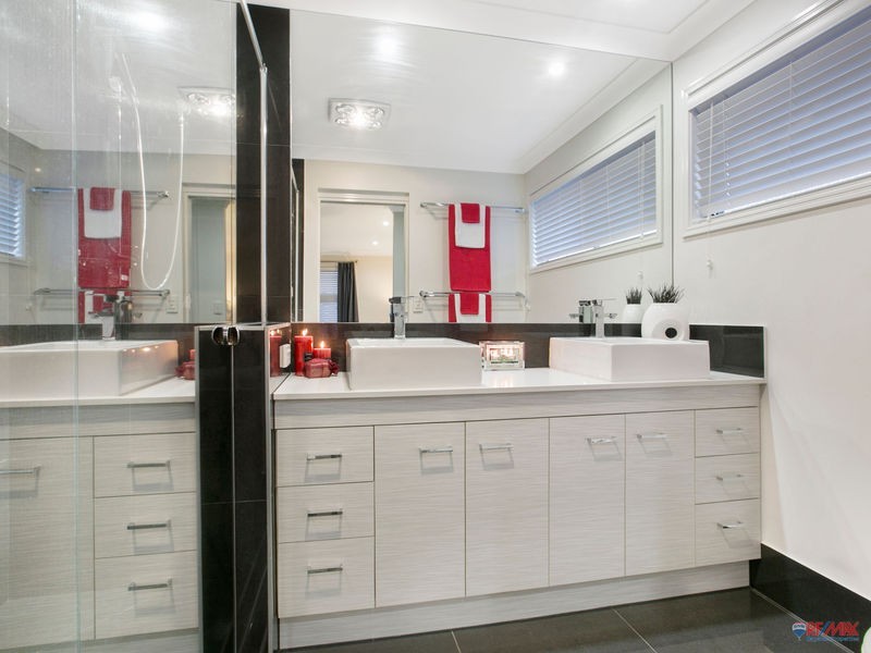 32 Pentecost Place, Redland Bay QLD 4165