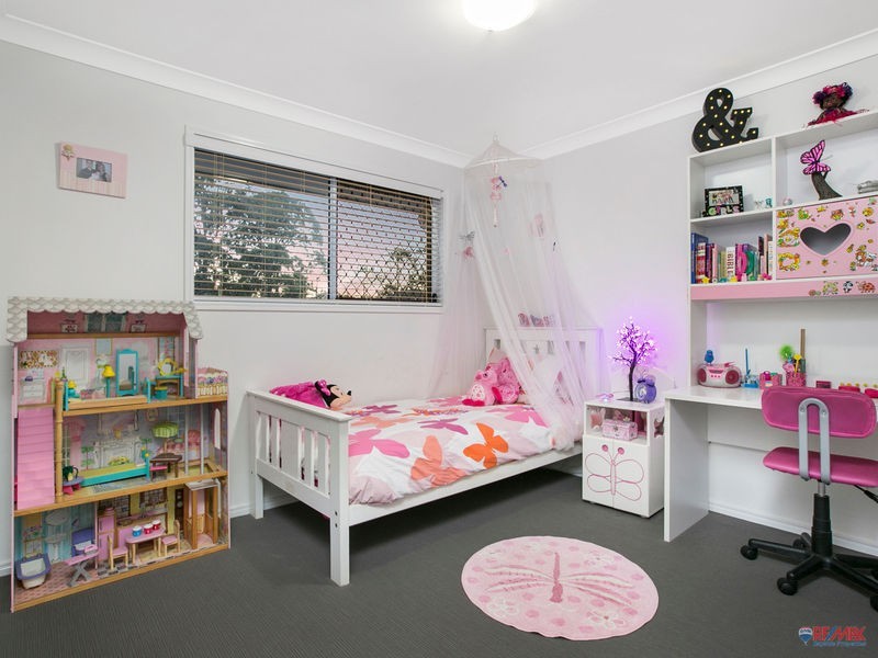 32 Pentecost Place, Redland Bay QLD 4165