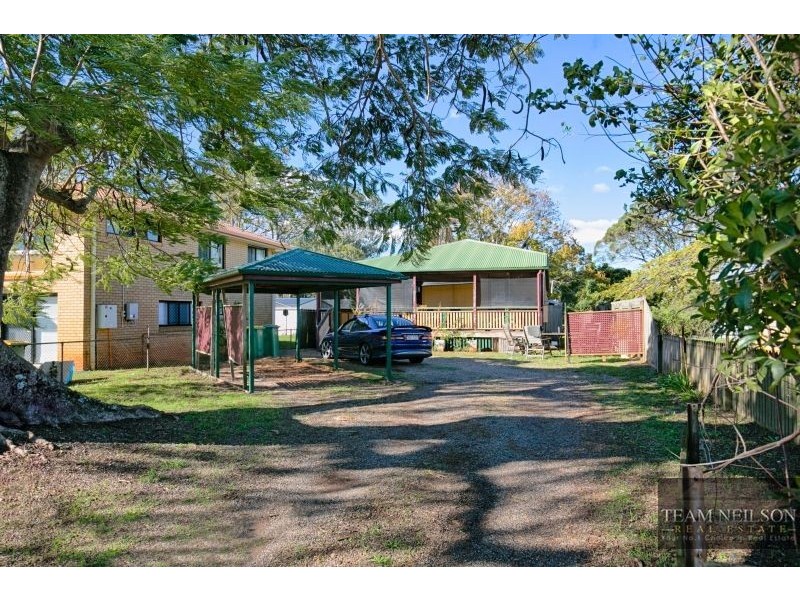26 28 30 Weinam Street, Redland Bay QLD 4165