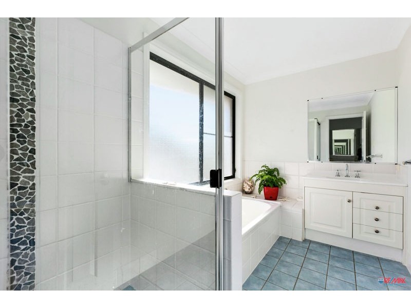 2 Breezeway Cl, Wellington Point QLD 4160