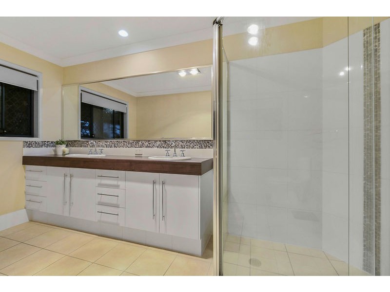 25 Creekwood Street, Victoria Point QLD 4165