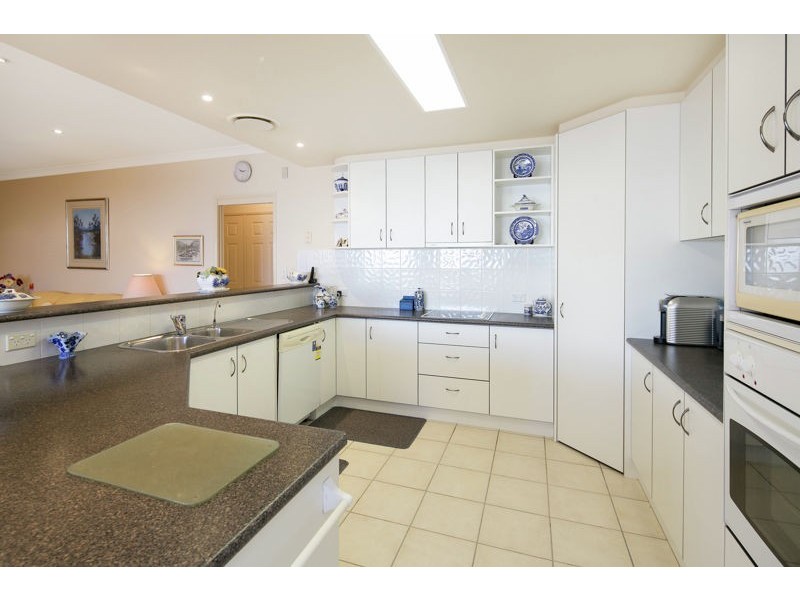 14 Mallan Terrace, Birkdale QLD 4159