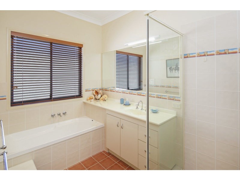 14 Mallan Terrace, Birkdale QLD 4159