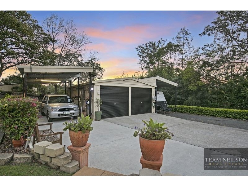 3 Azalea Street, Redland Bay QLD 4165