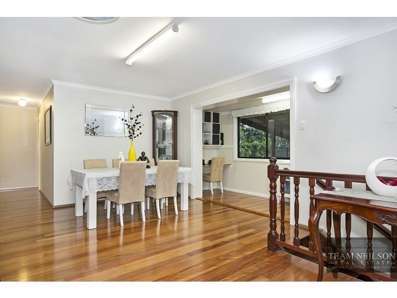 3 Azalea Street, Redland Bay QLD 4165