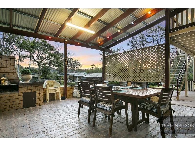 3 Azalea Street, Redland Bay QLD 4165