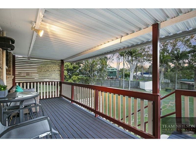 3 Azalea Street, Redland Bay QLD 4165