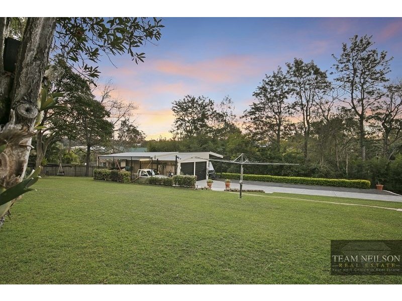 3 Azalea Street, Redland Bay QLD 4165