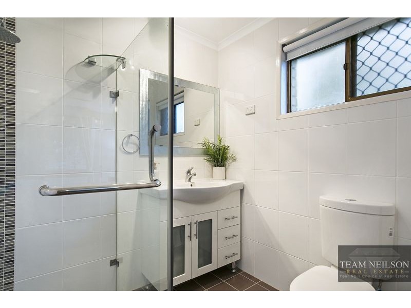 3 Azalea Street, Redland Bay QLD 4165
