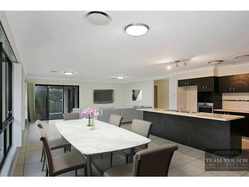 68 Ebony Crescent, Redland Bay QLD 4165