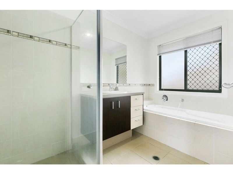 4 Hayman Street, Redland Bay QLD 4165