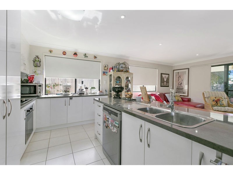 15 Michael Street, Redland Bay QLD 4165