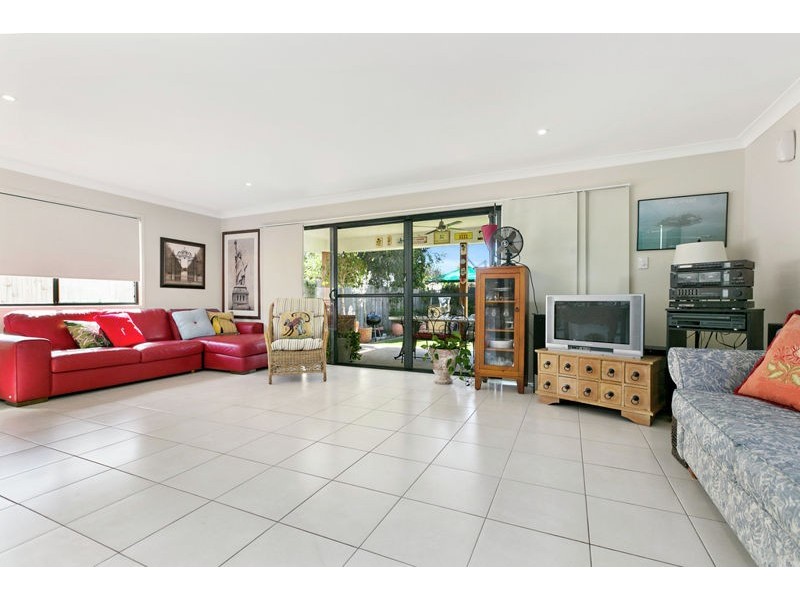 15 Michael Street, Redland Bay QLD 4165