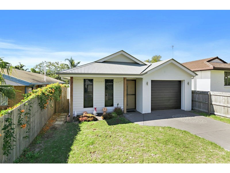 15 Michael Street, Redland Bay QLD 4165