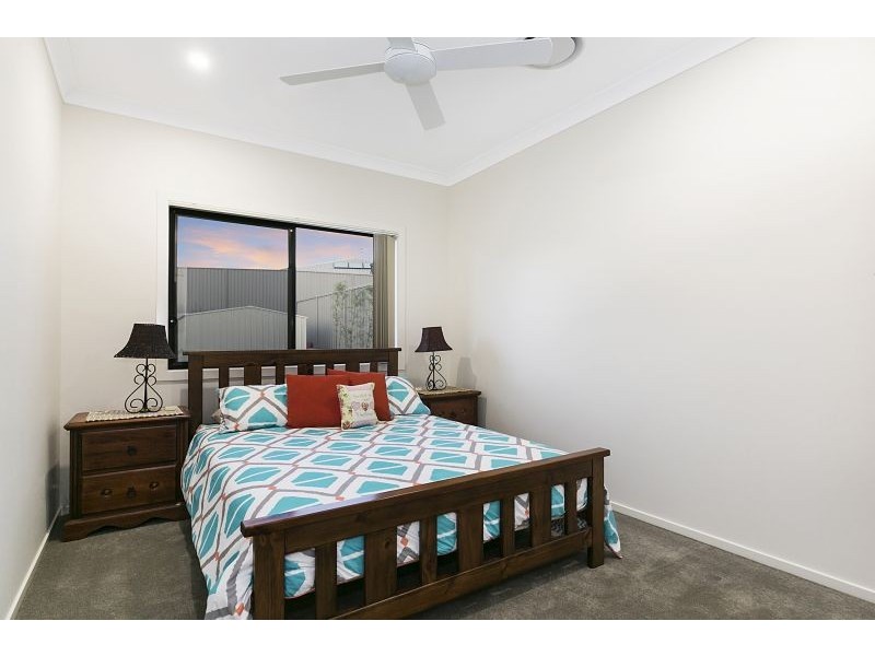 8 Capella Drive, Redland Bay QLD 4165