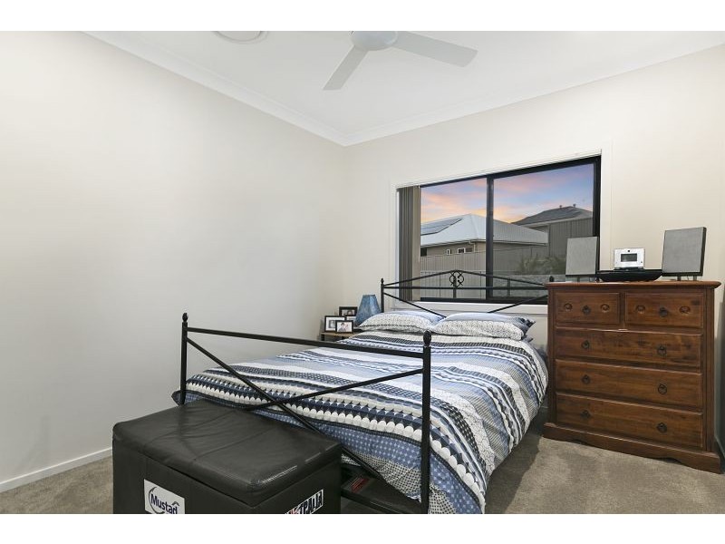 8 Capella Drive, Redland Bay QLD 4165