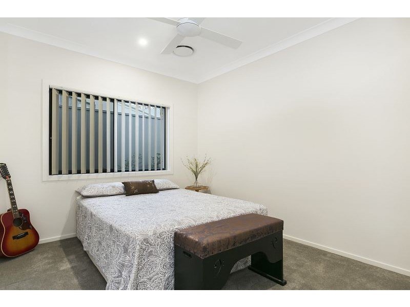 8 Capella Drive, Redland Bay QLD 4165