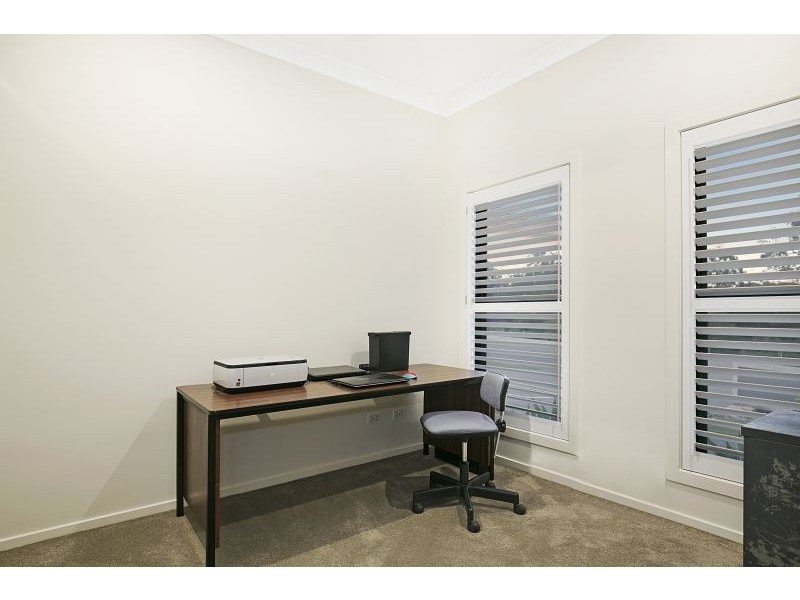 8 Capella Drive, Redland Bay QLD 4165