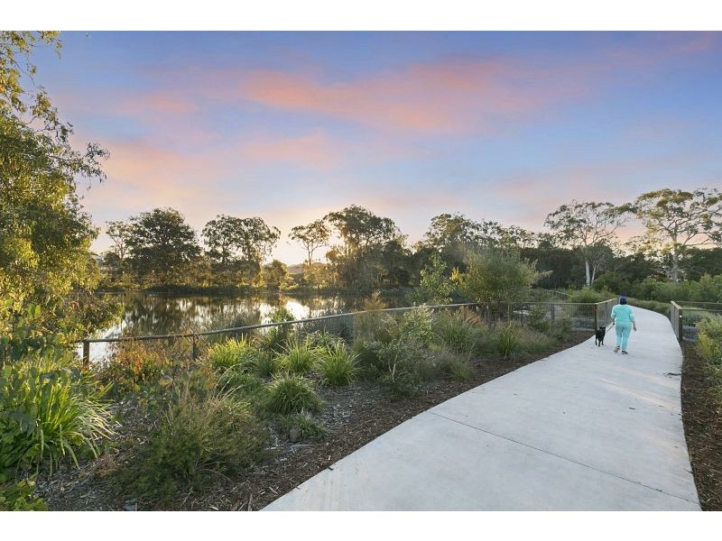 8 Capella Drive, Redland Bay QLD 4165
