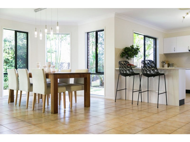 1 Panorama Court, Redland Bay QLD 4165