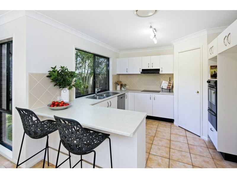 1 Panorama Court, Redland Bay QLD 4165