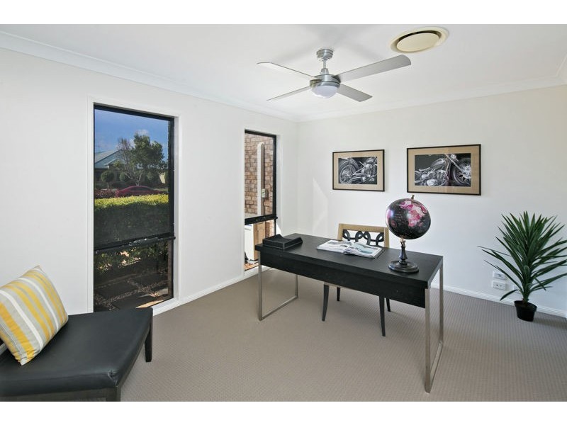 1 Panorama Court, Redland Bay QLD 4165