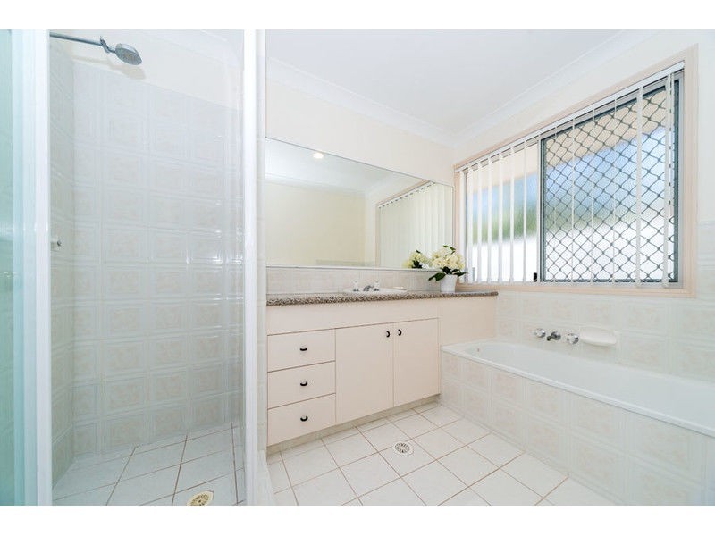 38 Ballybunion Drive, Parkwood QLD 4214