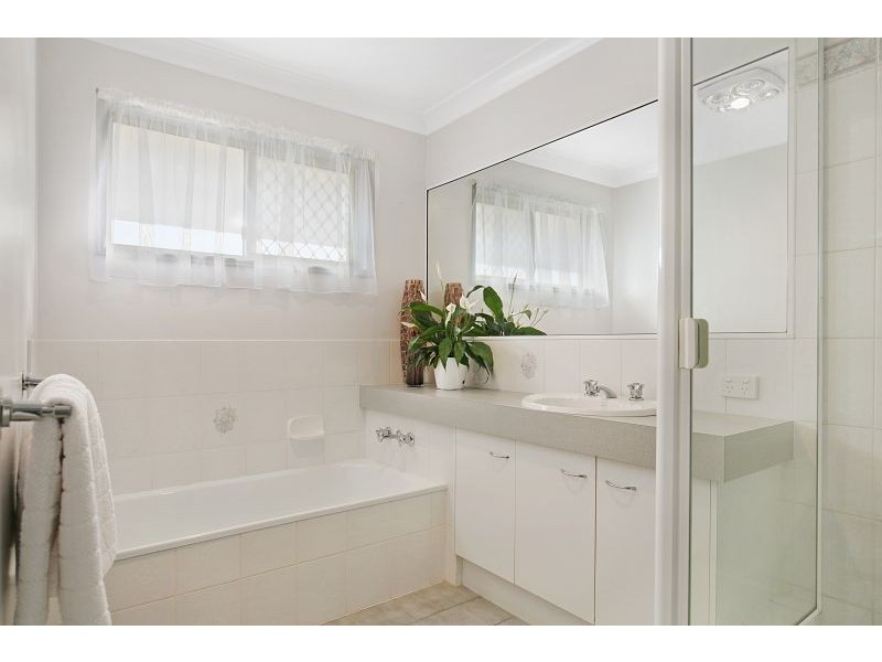 5 Warnick Court, Victoria Point QLD 4165